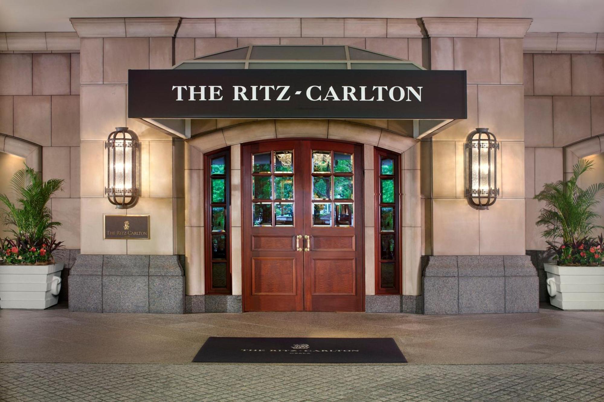 The Ritz-Carlton Osaka Ξενοδοχείο Εξωτερικό φωτογραφία